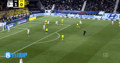 凯尔&詹:柯林斯对吉滕斯犯规绝对是点球,不理解裁判连VAR都不看