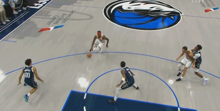 段冉:欧文关键时刻舍身取义般造进攻犯规 他是孤勇者更是独行侠