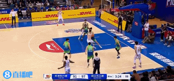 内线进攻犀利!胡金秋13中11砍下25分&抢到5个前场板 正负值+13