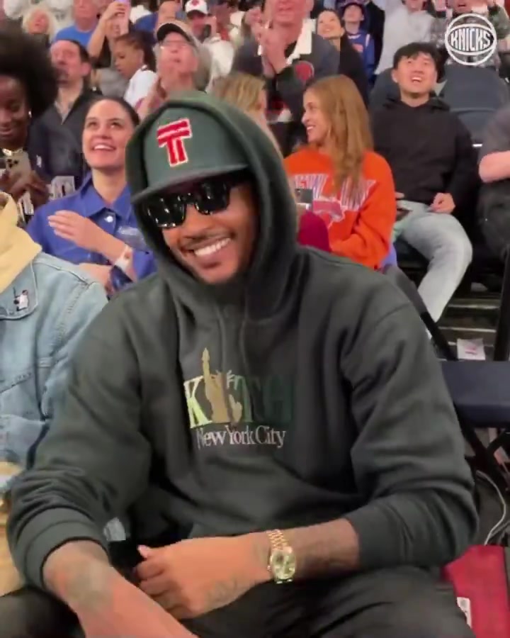 安东尼现身麦迪逊广场花园 尼克斯官推：我们的名人堂成员回家啦