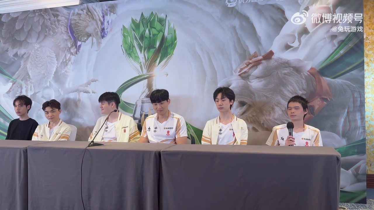 这话一点都不狠！宝蓝：看我们的一号二号种子收拾你们就完事了