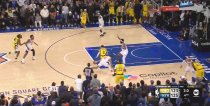 哈利伯顿:要是知道那是个两分球 就不会做锁喉的庆祝动作了